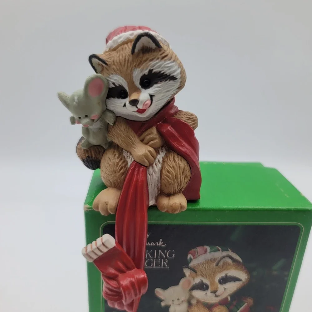 VTG Hallmark Raccoon and Mouse Stocking Hanger Christmas Mantel Decor QSH810-6